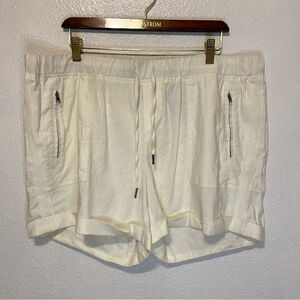 Torrid Cloud Dancer White Linen Shorts 2XL NWT